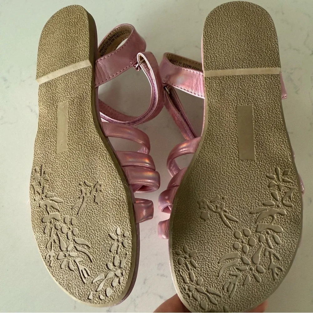 New DV By Dolce Vita Girls metallic pink Sandals in size: 5